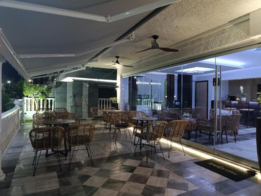 Hotel Kostas Olympiaki Akti Exterior photo
